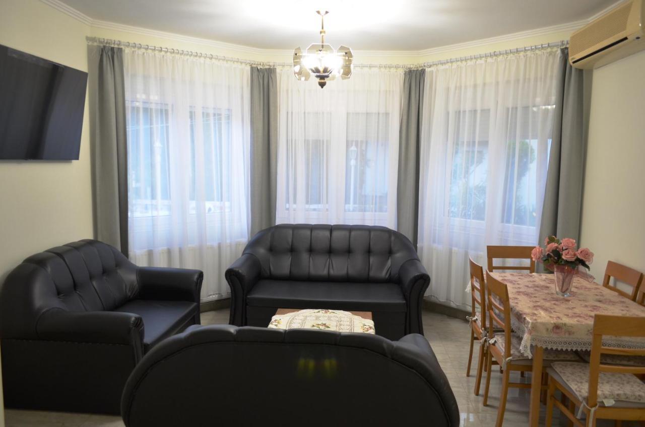 Henrietta - Violetta Apartman Hajdúszoboszló Exterior foto