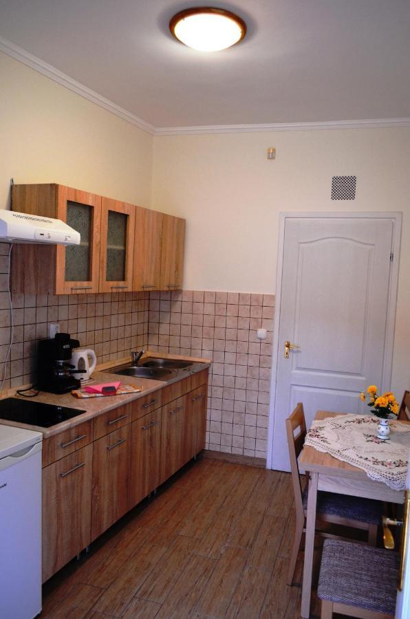 Henrietta - Violetta Apartman Hajdúszoboszló Exterior foto