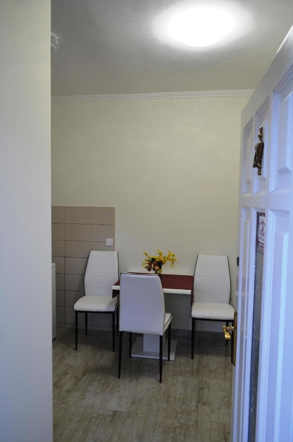 Henrietta - Violetta Apartman Hajdúszoboszló Exterior foto