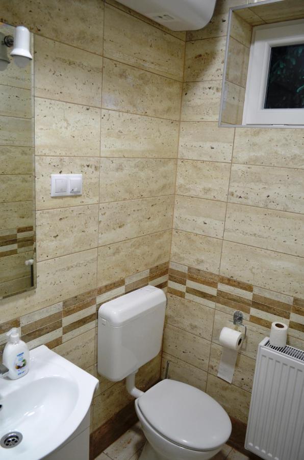 Henrietta - Violetta Apartman Hajdúszoboszló Exterior foto